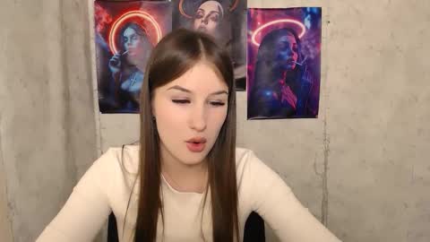 Mia online show from September 18, 1:26 pm