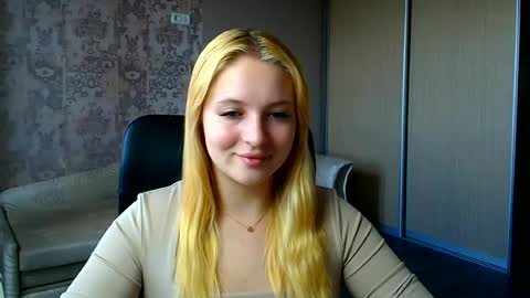 Melanie online show from June 17, 11:37 am