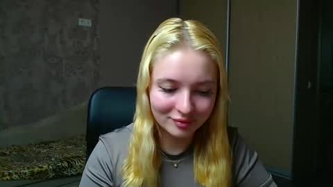 Melanie online show from December 2, 6:34 am