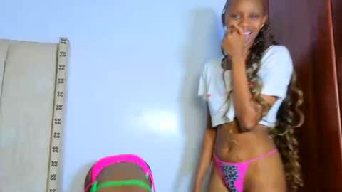 Mimi online show from February 25, 1:47 pm