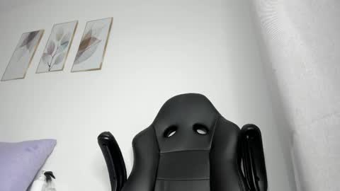 _molly_rosse_ online show from May 22, 12:12 pm
