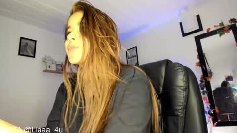     liaaa 4u online show from December 14, 3:39 am