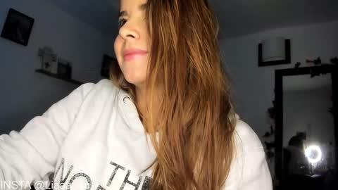     liaaa 4u online show from December 25, 9:54 pm