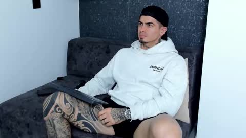 _mrcock_ online show from February 6, 11:40 pm