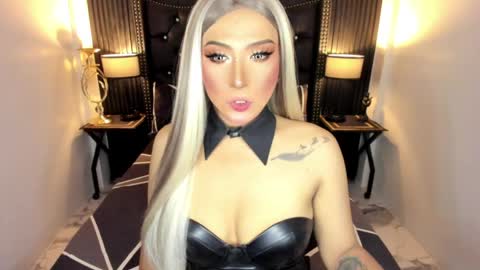 _natashacooper_ online show from May 20, 10:21 am
