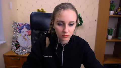 Snapshot of _nicole_new chatting on December 14, 4:41 pm Nica online show from December 14, 4:41 pm