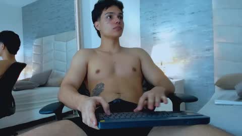 Noah Heyden online show from January 21, 8:21 pm