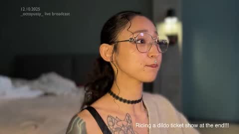 Mikayla online show from October 12, 9:57 am