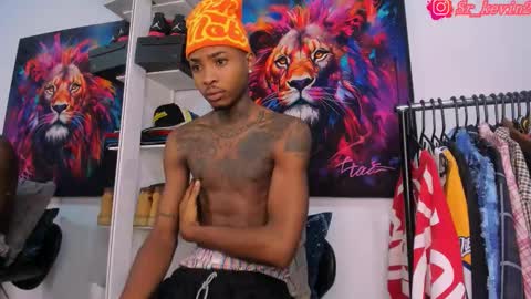 Kevin  online show from October 29, 10:28 am