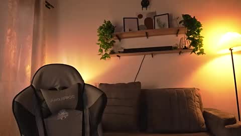 _paulah2 online show from February 24, 8:34 pm