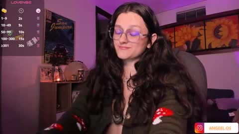 Snapshot of _peach__ chatting on January 6, 6:25 am violeta ig  online show from January 6, 6:25 am