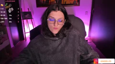 Snapshot of _peach__ chatting on January 18, 5:10 am violeta ig  online show from January 18, 5:10 am
