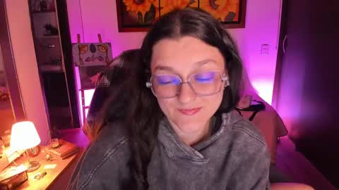 Snapshot of _peach__ chatting on February 28, 1:15 am violeta ig  online show from February 28, 1:15 am