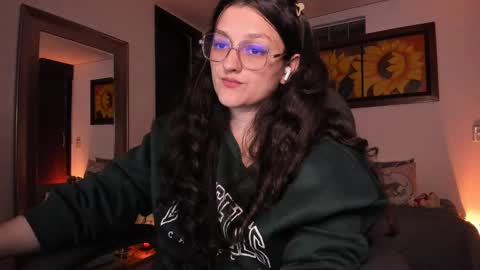 Snapshot of _peach__ chatting on September 23, 3:55 am violeta ig  online show from September 23, 3:55 am