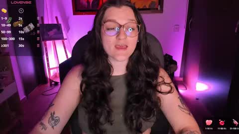 Snapshot of _peach__ chatting on January 14, 4:04 am violeta ig  online show from January 14, 4:04 am
