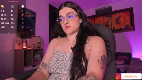 Snapshot of _peach__ chatting on January 19, 4:44 am violeta ig  online show from January 19, 4:44 am