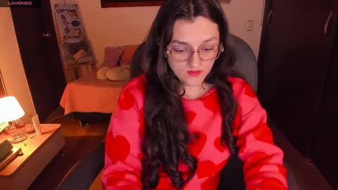 Snapshot of _peach__ chatting on October 20, 3:44 am violeta ig  online show from October 20, 3:44 am