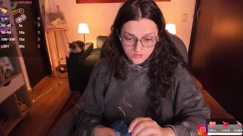 Snapshot of _peach__ chatting on December 27, 3:20 am violeta ig  online show from December 27, 3:20 am