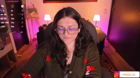 Snapshot of _peach__ chatting on December 29, 3:22 am violeta ig  online show from December 29, 3:22 am