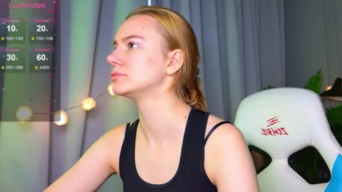 im Amy online show from October 13, 5:53 am
