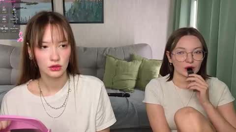 Snapshot of _reverse_gang_ chatting on October 7, 3:30 pm LISSAPVT IS OPEN online show from October 7, 3:30 pm