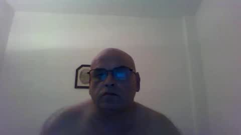REY online show from May 12, 6:39 pm