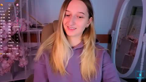 Snapshot of _ri_na_ chatting on October 12, 5:33 am I am Rina online show from October 12, 5:33 am