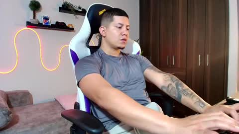 Roberto online show from February 25, 12:38 pm