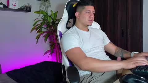 Roberto online show from November 28, 3:52 pm