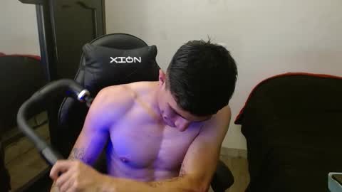 Snapshot of _schnnneider_ chatting on September 23, 4:39 am SCHNEIDER online show from September 23, 4:39 am