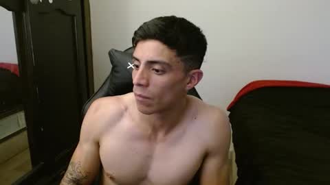 Snapshot of _schnnneider_ chatting on October 11, 10:02 pm SCHNEIDER online show from October 11, 10:02 pm