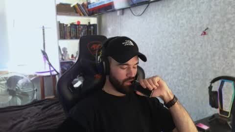 Snapshot of _serious_man chatting on September 19, 11:14 am Ask me online show from September 19, 11:14 am