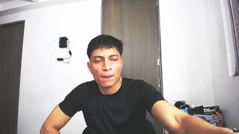 Juan Pablo-independent model online show from April 3, 10:17 pm