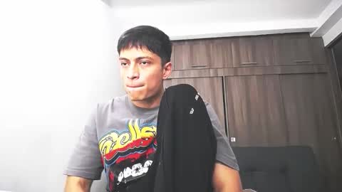 Juan Pablo-independent model online show from February 19, 1:05 am