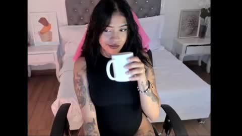 Sharlot online show from June 11, 2:48 pm