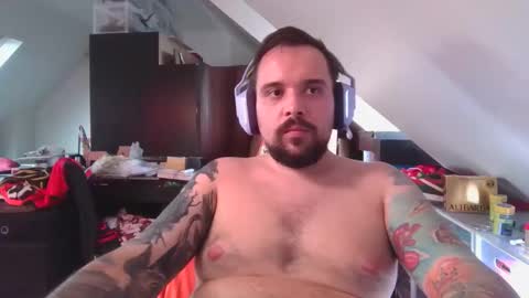 _smiley_bear27 online show from November 8, 5:32 am