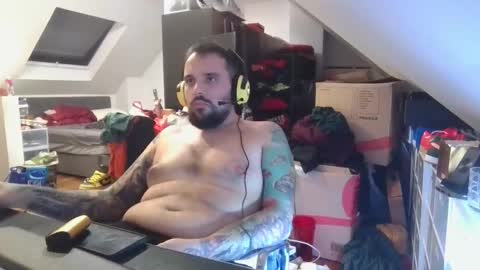 _smiley_bear27 online show from January 16, 9:51 am