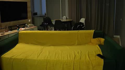 OLIVERpvt is open online show from January 12, 12:12 pm