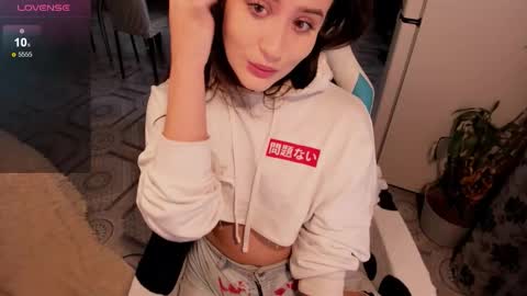 Snapshot of _sserendipityy_ chatting on September 15, 7:10 am _sserendipityy_ online show from September 15, 7:10 am