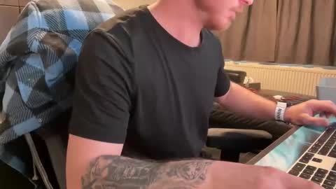 _stevie___ online show from October 24, 3:24 pm