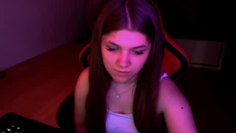 Mari online show from May 20, 4:46 pm