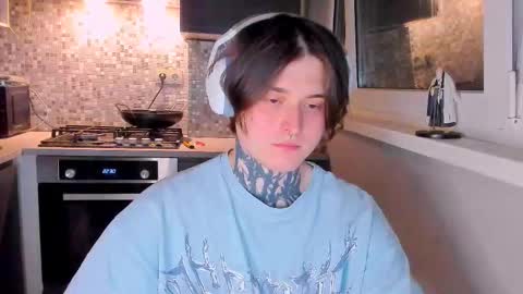 _torfin_ online show from March 8, 11:09 pm