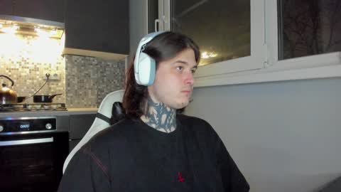 _torfin_ online show from December 1, 8:22 pm