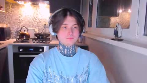 _torfin_ online show from March 8, 12:22 am