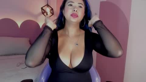 _valeryboobs_ online show from December 16, 3:29 pm