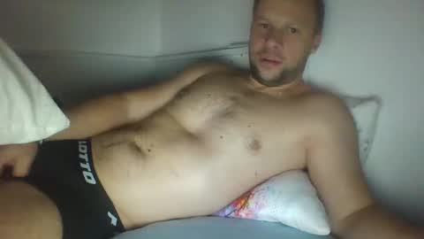 Long distance cumshot online show from December 14, 10:50 pm