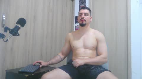 Aaron kwok online show from December 4, 4:01 am