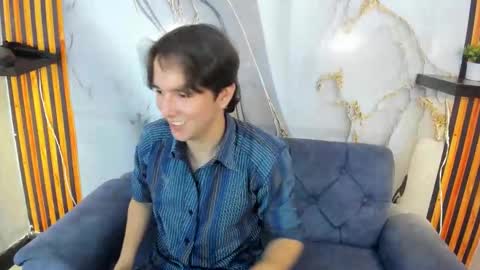 Aaron online show from October 24, 7:14 pm