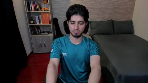 Aaron online show from February 21, 9:43 pm