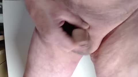 Aaron online show from April 23, 7:04 pm